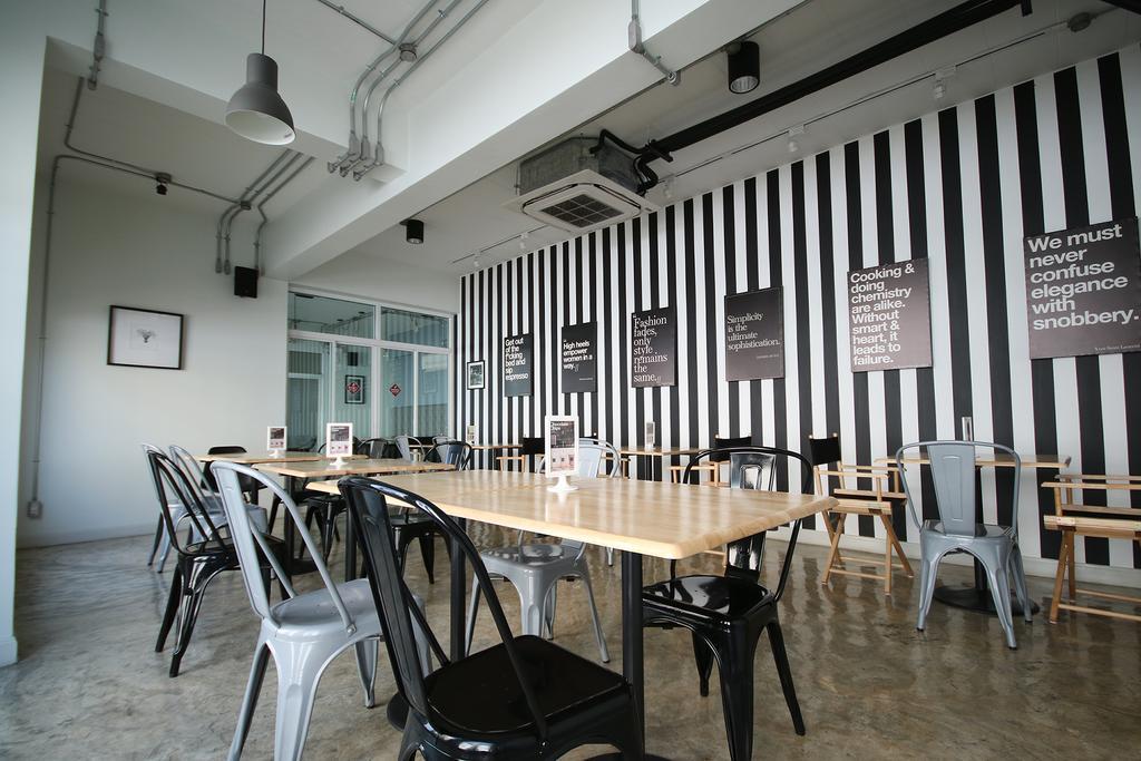 Ava Hotel Phitsanulok Exterior photo